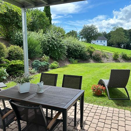 Ruhige Ferienwohnung Mit Terrasse Fuer 2 Personen Vohenstrauss Extérieur photo